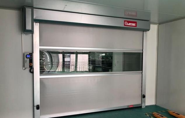 如(rú)何確保快速卷簾門的自動化控製安全可靠(kào)?